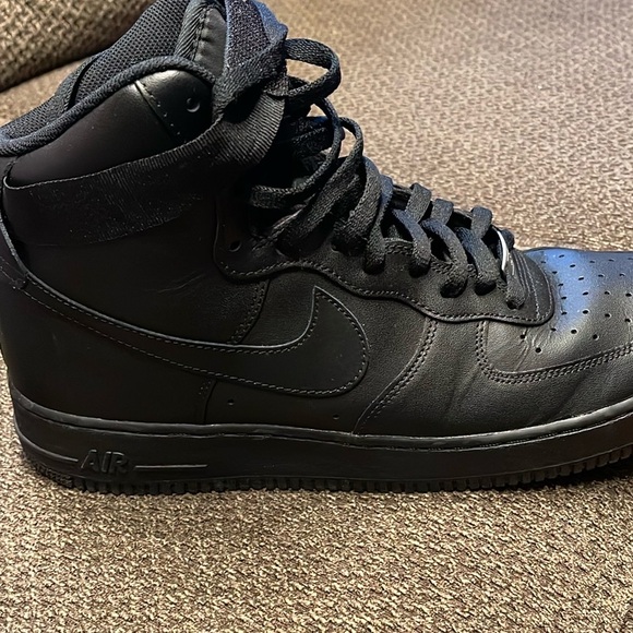 Nike Air Force 1  Men - Black - Size 13 - Picture 3 of 4